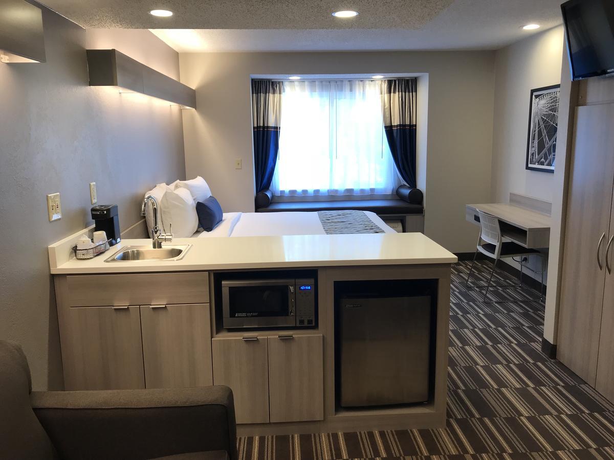 Microtel & By Wyndham Buckhead Area 2*