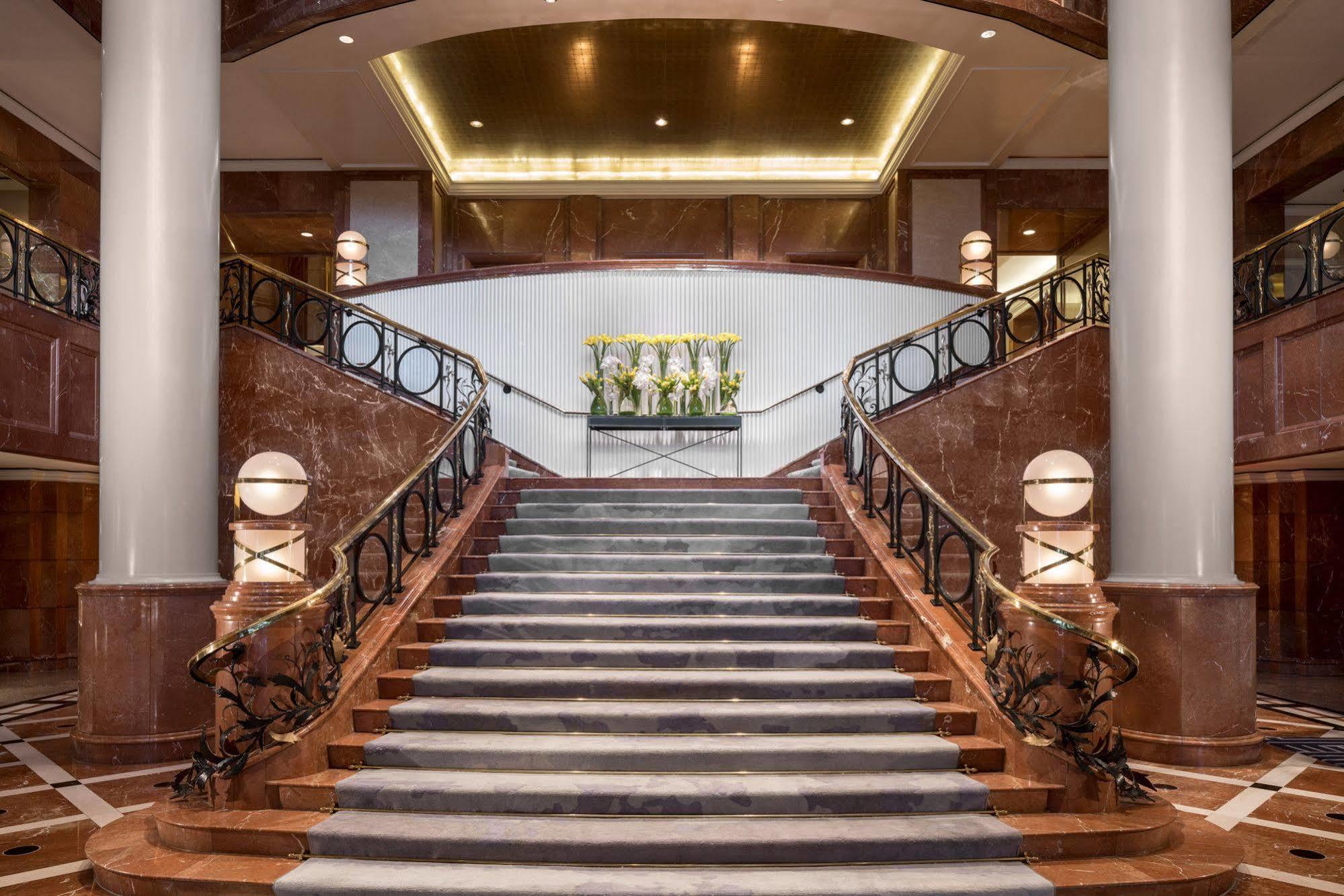 Four Seasons Hotel 4*