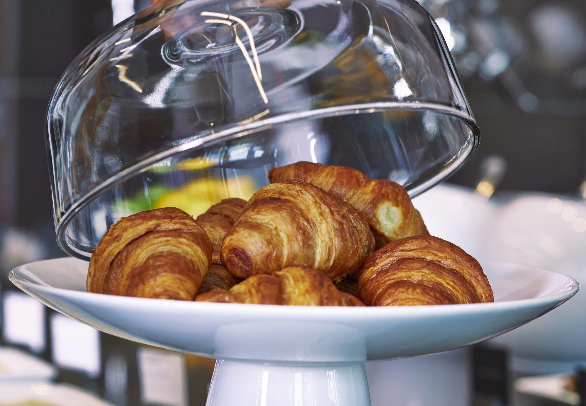 Hotel Ac By Marriott Buckhead At Phipps Plaza 4*