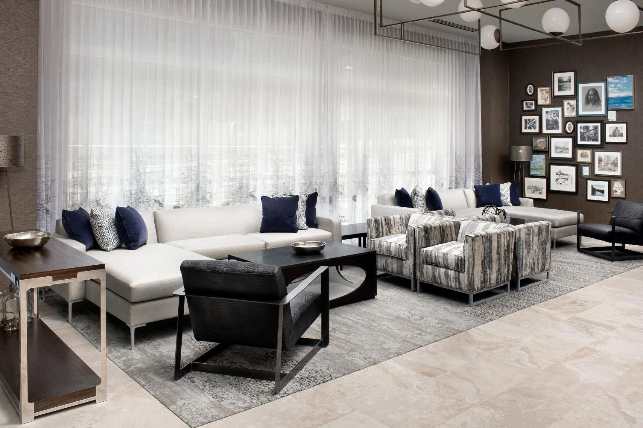 Springhill By Marriott Downtown Hotel