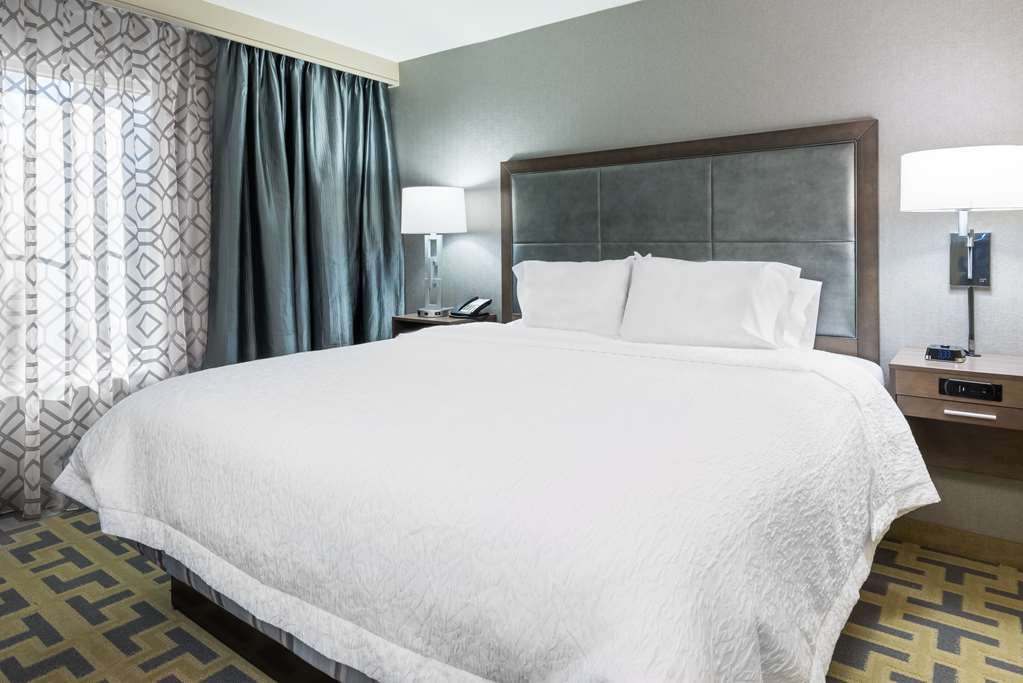 Hampton & Buckhead Place 3*