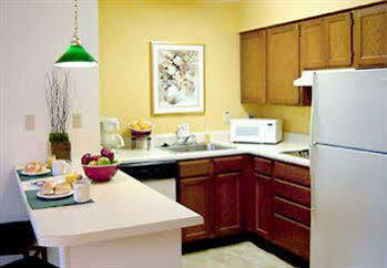 Buckhead/lenox Park Hotel 3*
