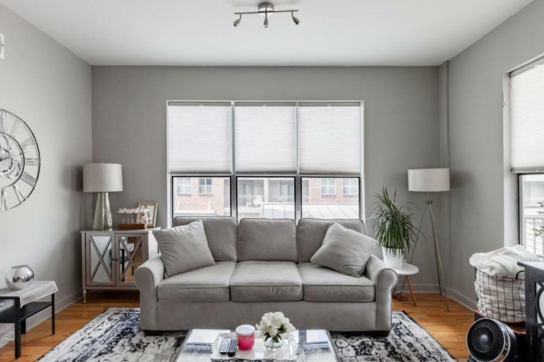 Trendy Castleberry Hill Condo- Walk To Mercedes Benz/ Downtown Attractions Apartment *