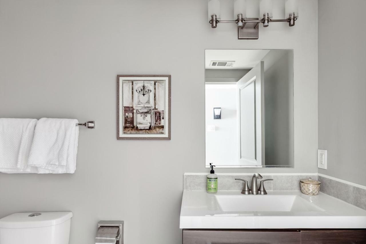 Trendy Castleberry Hill Condo- Walk To Mercedes Benz/ Downtown Attractions Atlanta