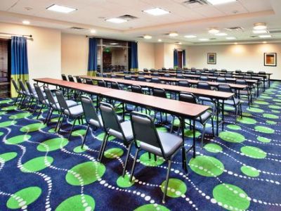 Express & Airport West - Camp Creek By Ihg 3*