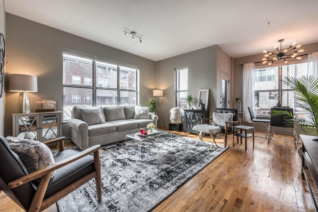 Apartment Trendy Castleberry Hill Condo- Walk To Mercedes Benz/ Downtown Attractions Atlanta
