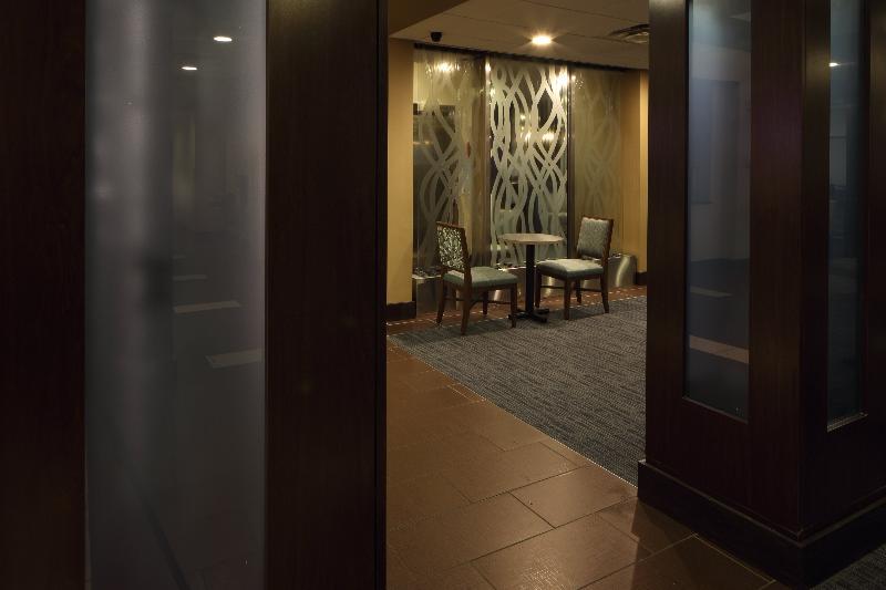 Hotel Express & Airport West - Camp Creek By Ihg