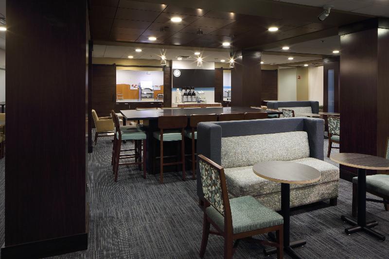 Express & Airport West - Camp Creek By Ihg Hotel 3*