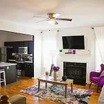 Stylish Cozi Abode Of Atlanta