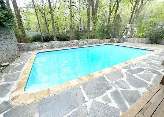 445 Forest Hills Dr