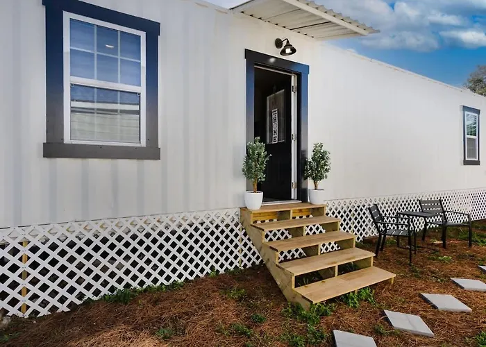 Spacious Tiny Home By Airport-Free Prkng-Fast Wifi