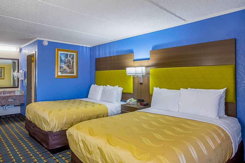 Hotel Quality & Near Six Flags East 2*