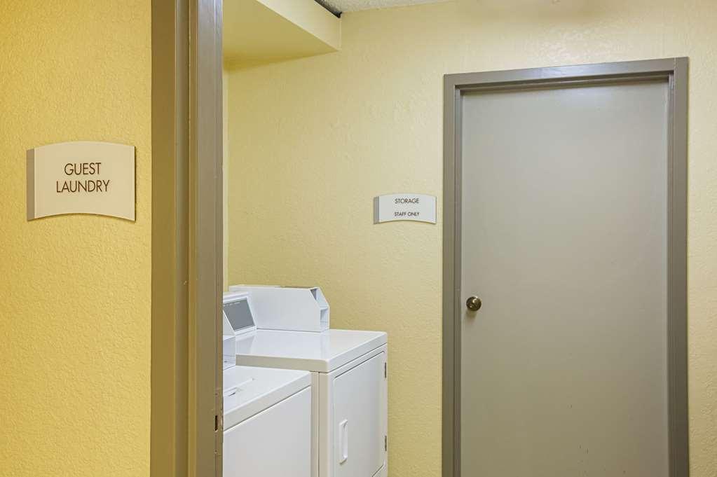 Quality & Near Six Flags East Hotel 2*