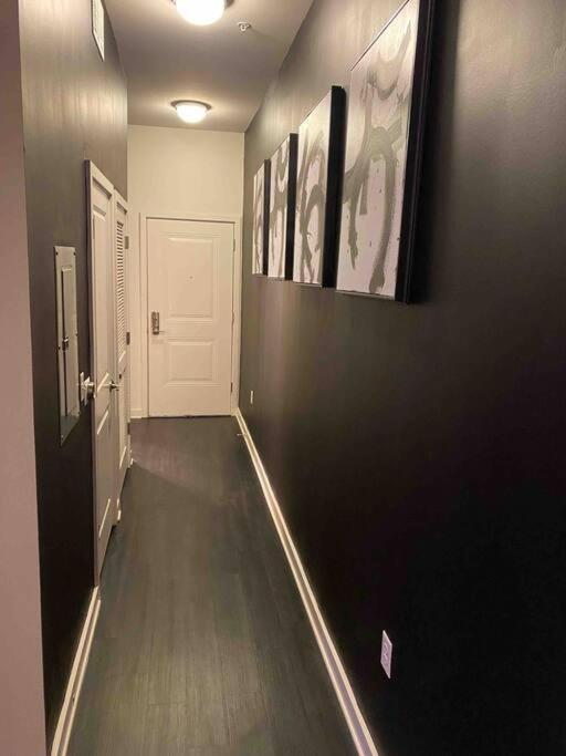 Midtown Modern Masterpiece 1 Bd 1Bth 18'Ceilings *