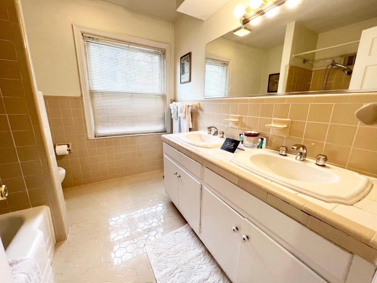 Holiday home 445 Forest Hills Dr Atlanta