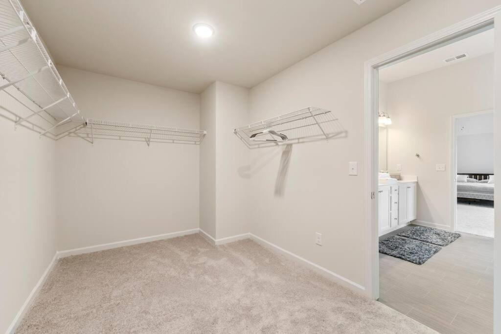 Holiday home Brand New Modern House! 10min From Atl Airport Atlanta