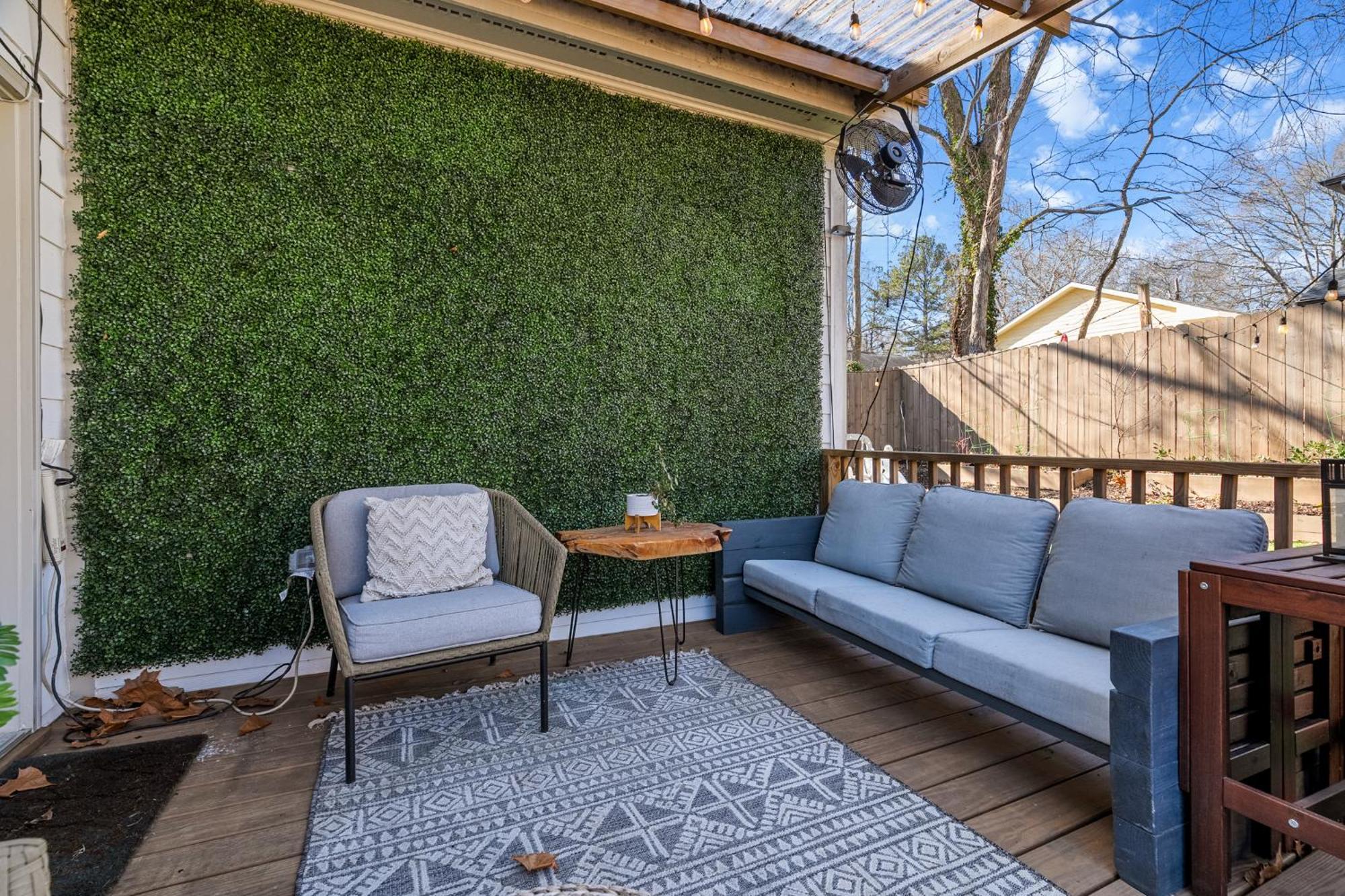 Guest house Modern With Backyard Oasis In Heart Of Atl *