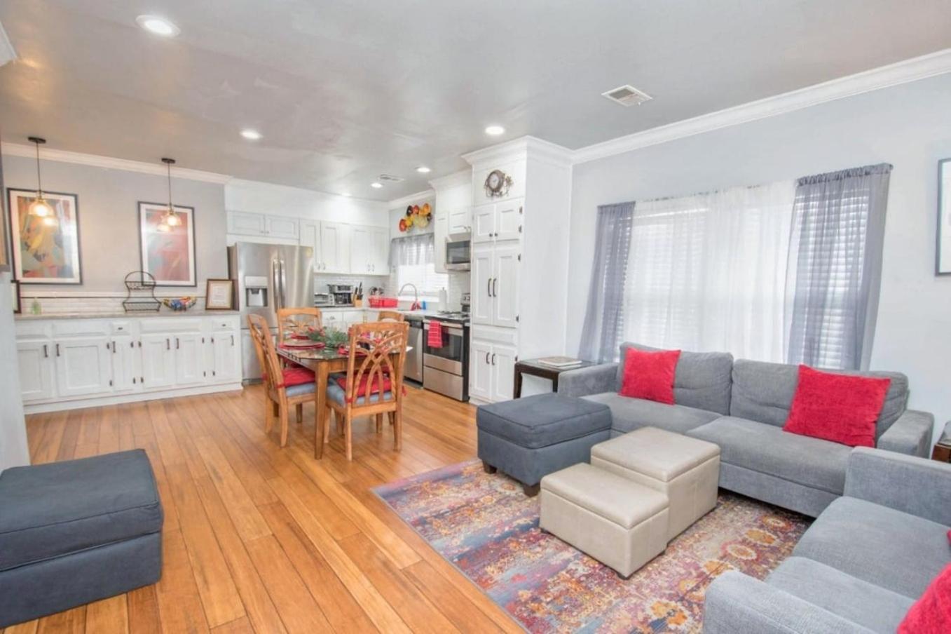 Holiday home Updated 8bd Near The Of *