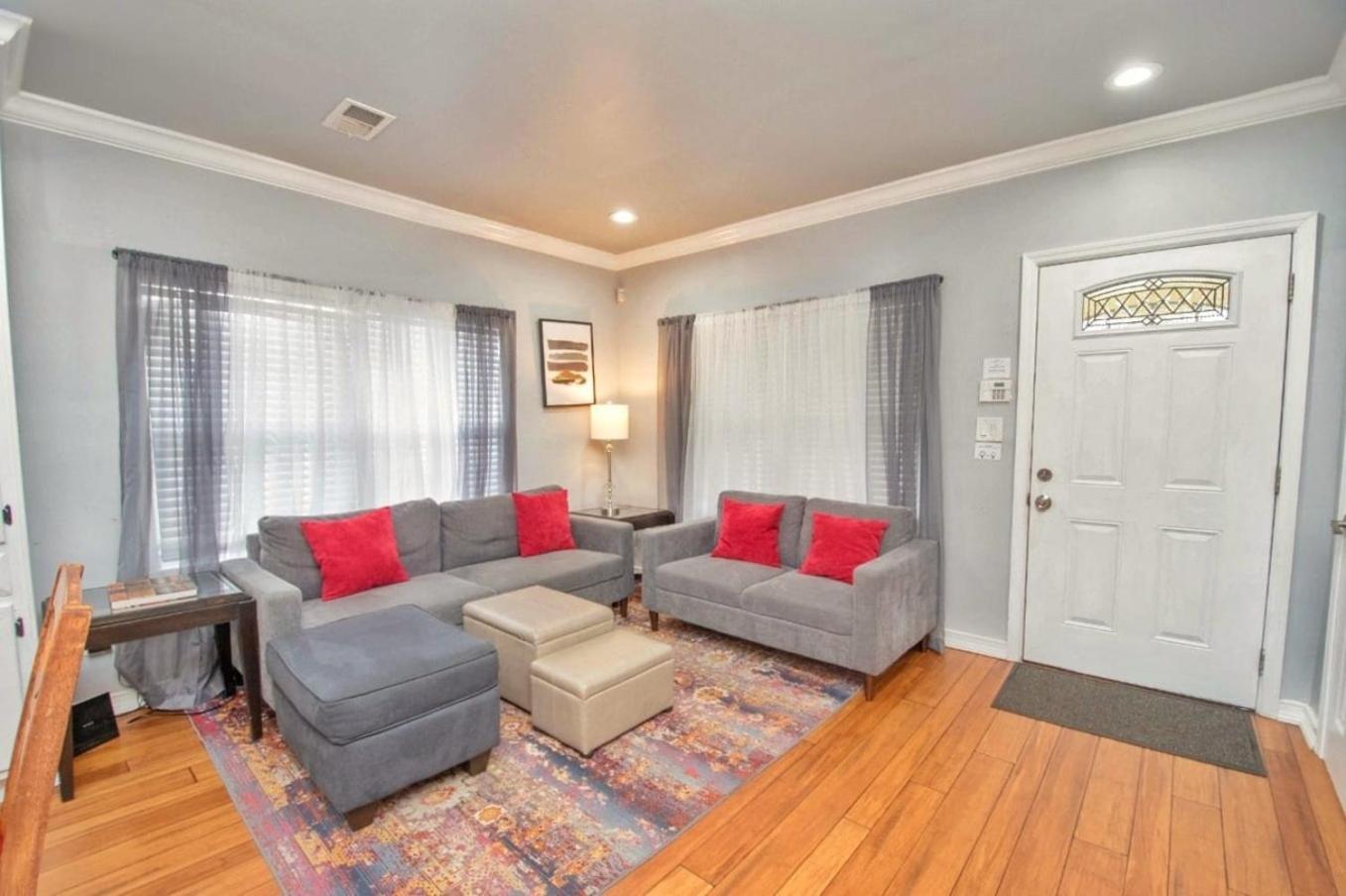 Holiday home Updated 8bd Near The Of