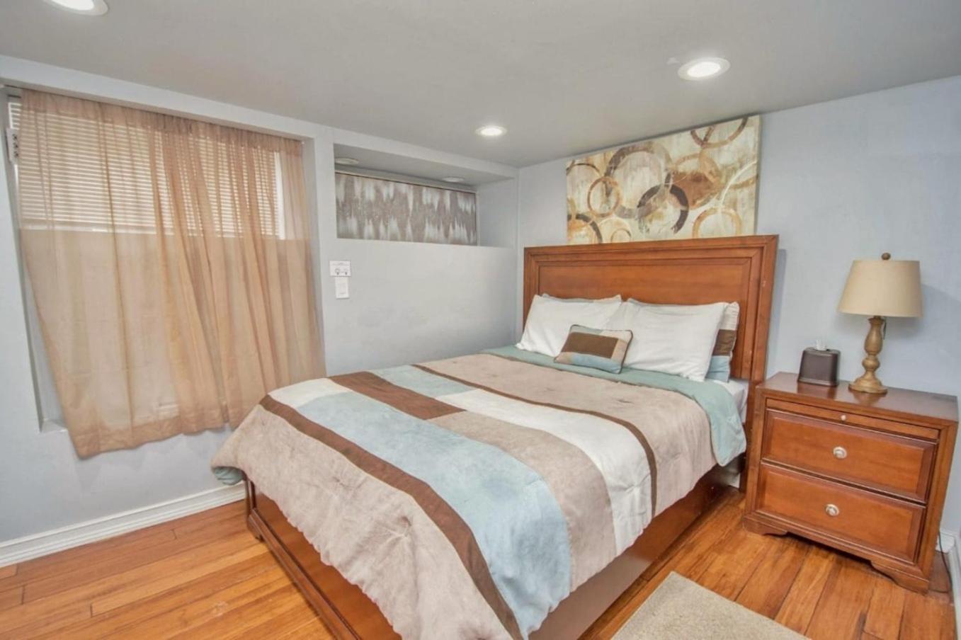 Holiday home Updated 8bd Near The Of