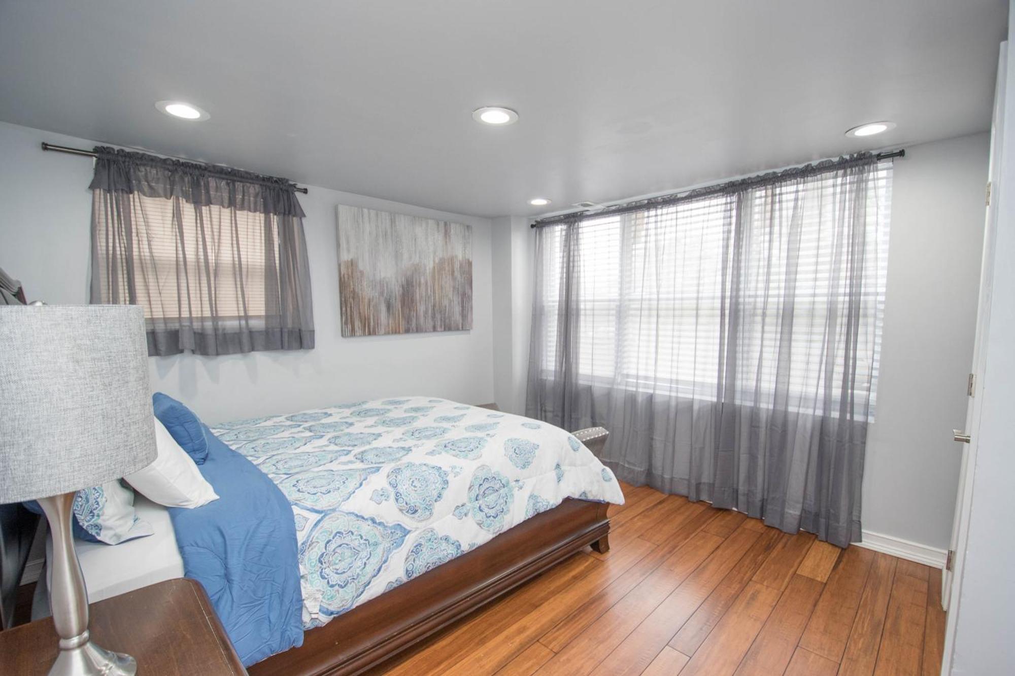 Holiday home Updated 8bd Near The Of *