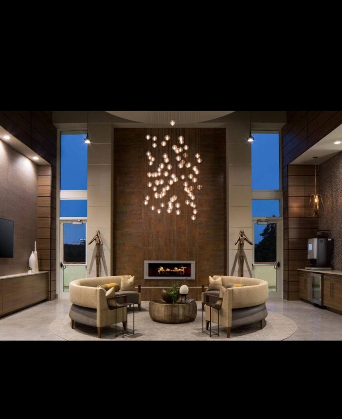 Apartment Heart Of Atl Luxe High-rise