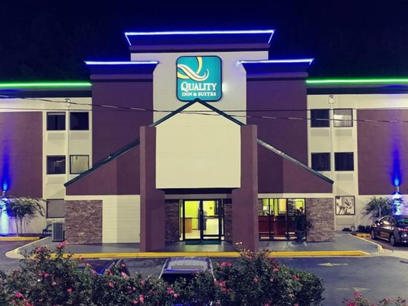 Quality & Near Six Flags East Hotel 2*