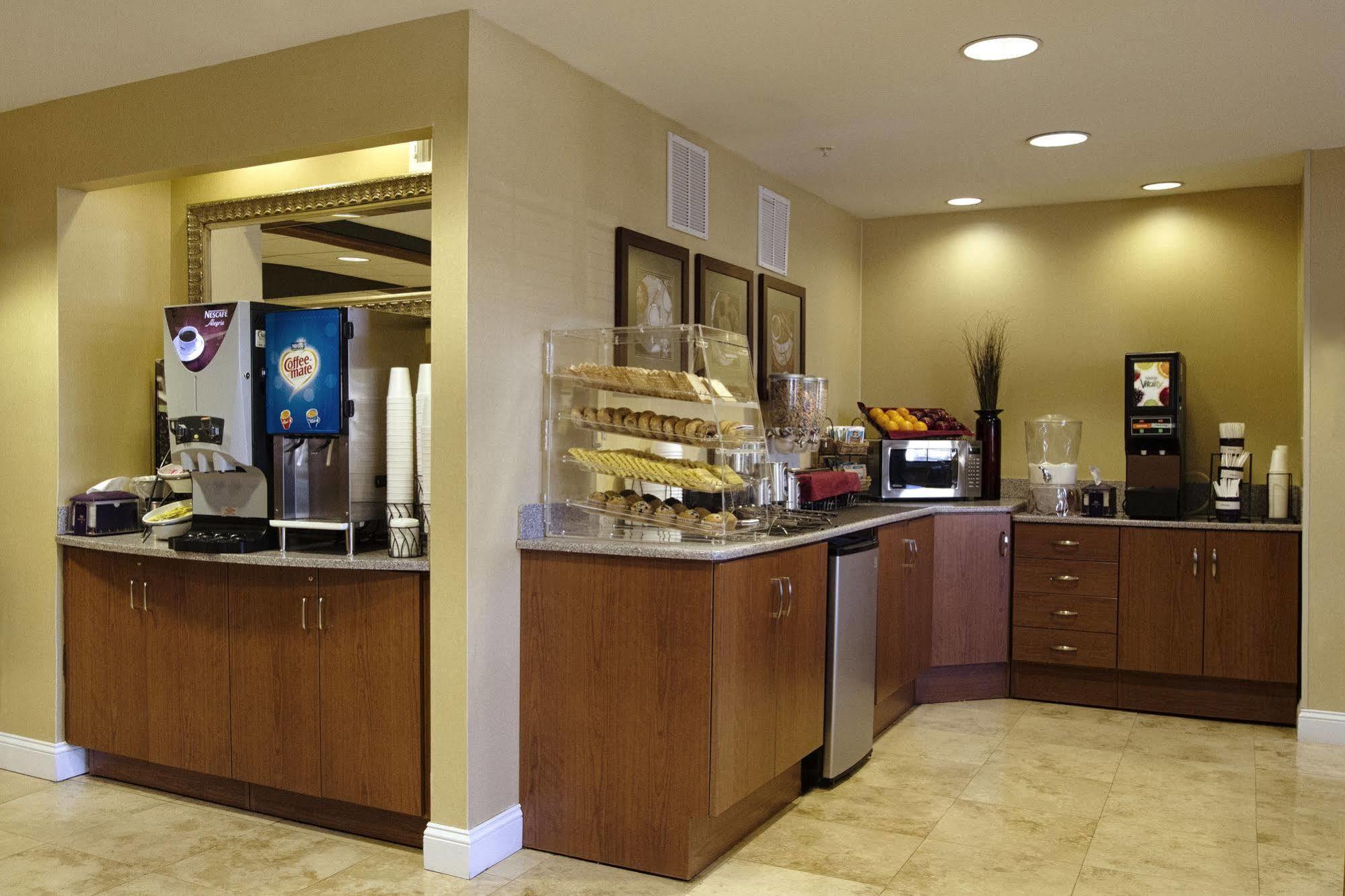 Microtel & By Wyndham Buckhead Area 2*