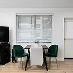 Prime Location Studio L Downtown Atl With Views!