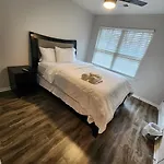 Open And Cozy Atlanta 3 Bedroom Home