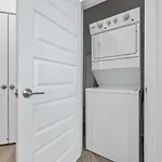 Luxurious 1 Bedroom Apartment Near Braves Stadium