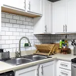 Modern Swank Luxury Aptmins The Battery3Bd2Br