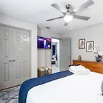 Modern Swank Luxury Aptmins The Battery3Bd2Br