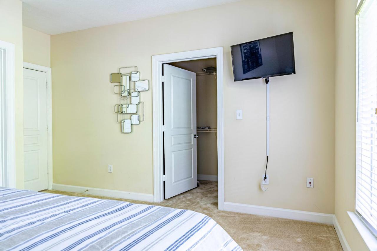 Comfortable Greatly Located Getaway! Apartment *