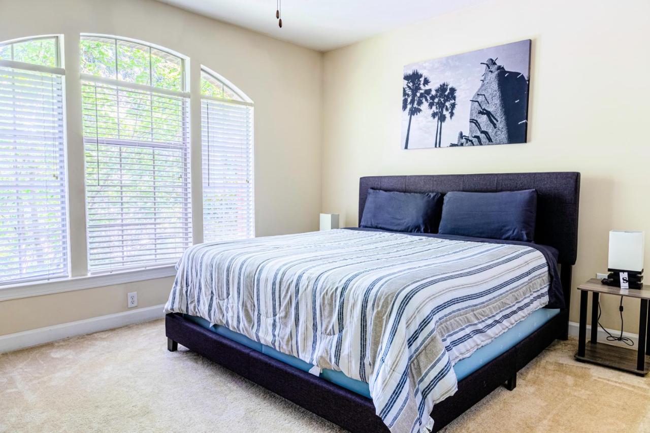 Comfortable Greatly Located Getaway! Apartment
