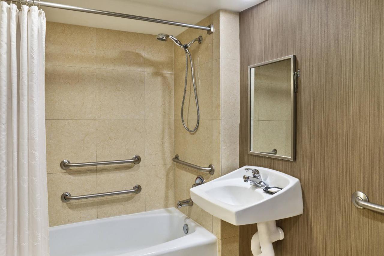 Courtland Grand Hotel, Trademark Collection By Wyndham Hotel