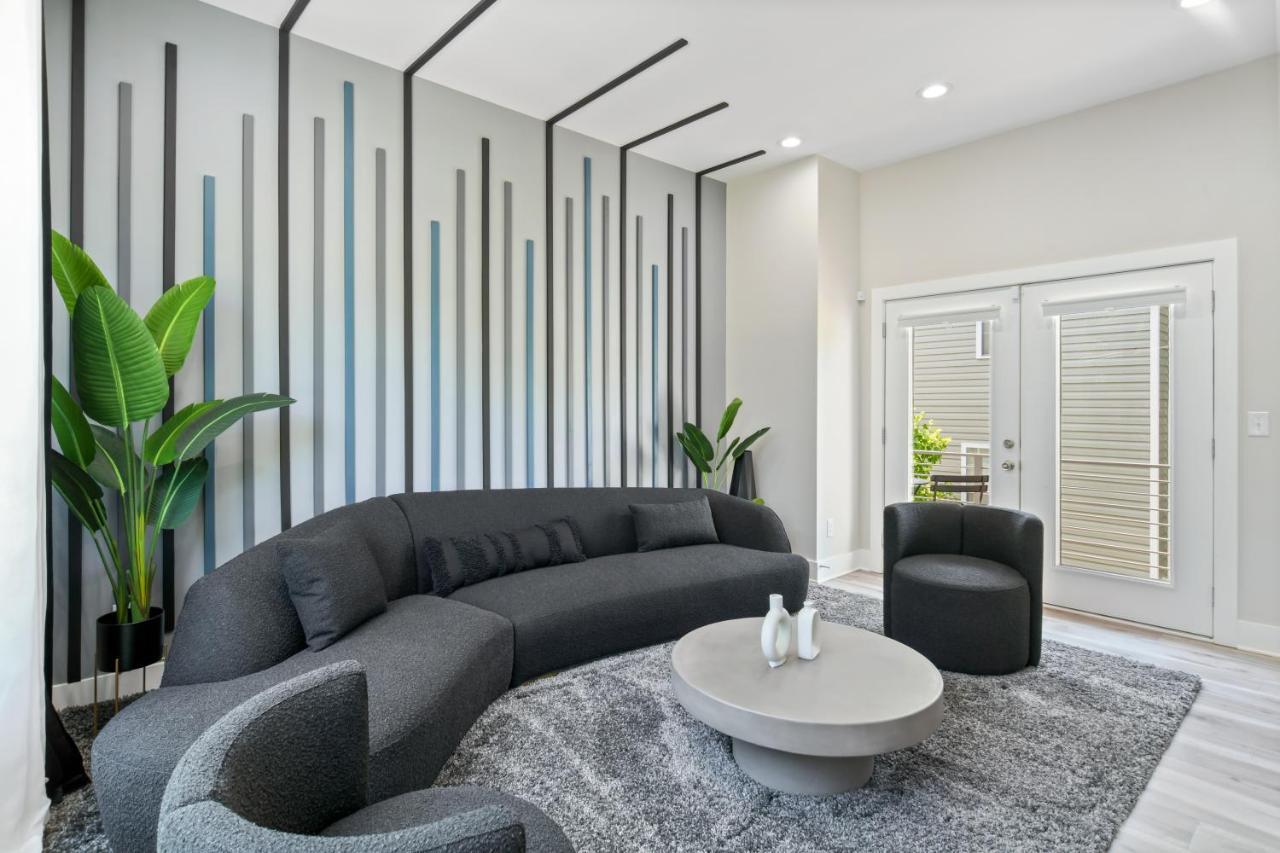 The Red Door - Ultra Modern - Designedbydom * Atlanta