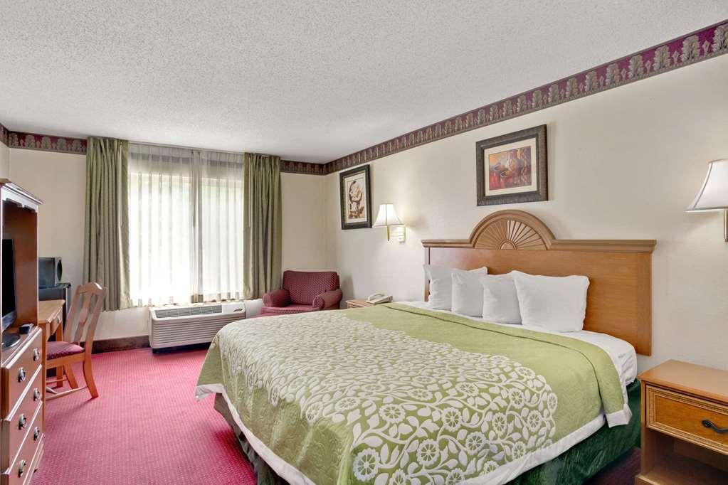 Baymont By Wyndham College Park Atlanta Airport South 3*