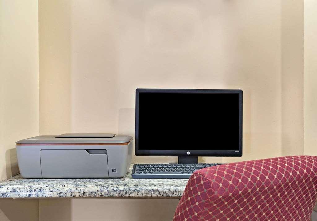 Hotel Baymont By Wyndham College Park Atlanta Airport South
