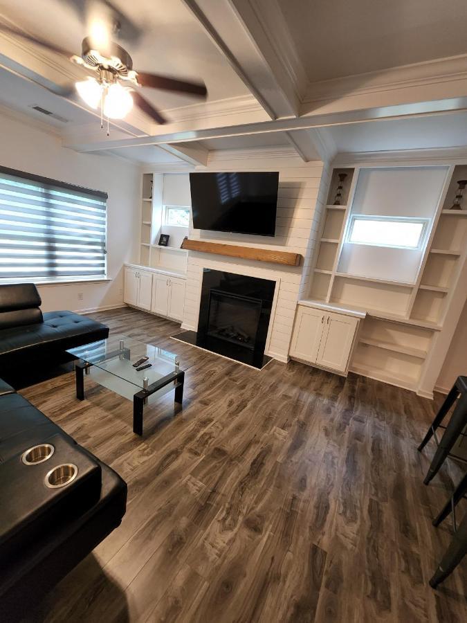 Open And Cozy 3 Bedroom Holiday home