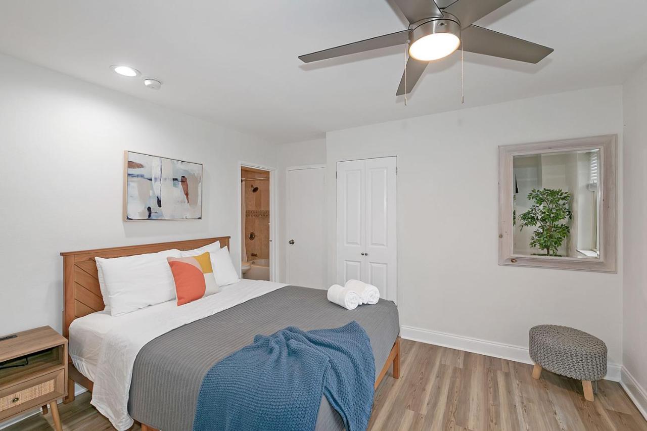 Modern Twist In A Historic Building, Sleeps 6 *