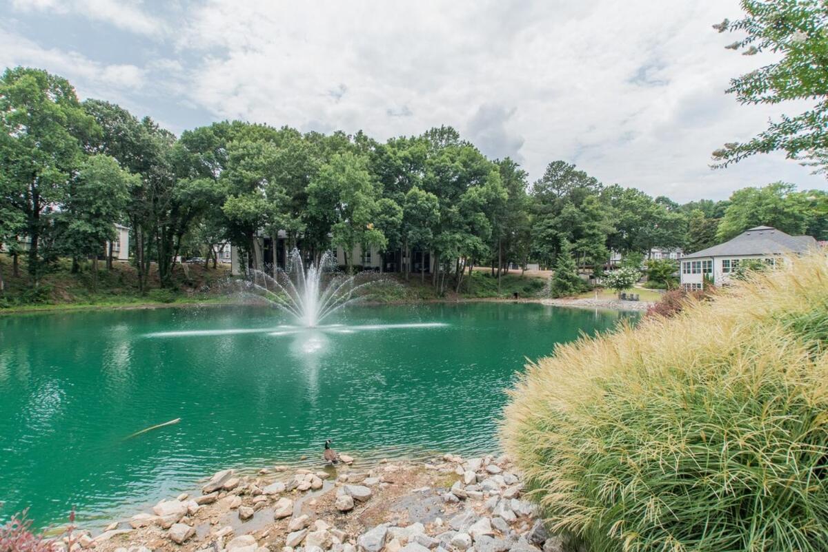 Modern Swank Luxury Aptmins The Battery3bd2br