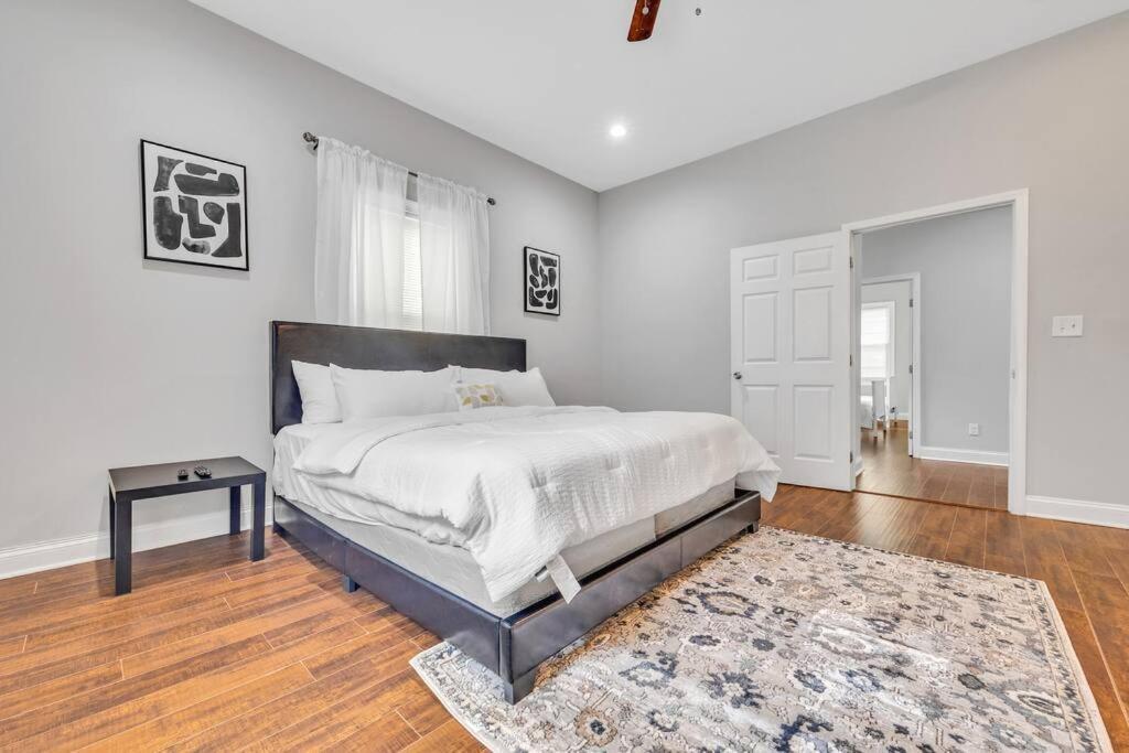 20% Off! Spacious 4br House W/ Free Parking, Wi-fi Atlanta