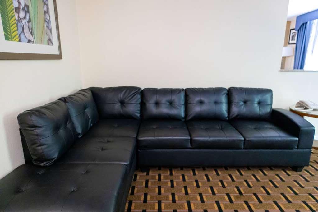Baymont By Wyndham College Park Atlanta Airport South