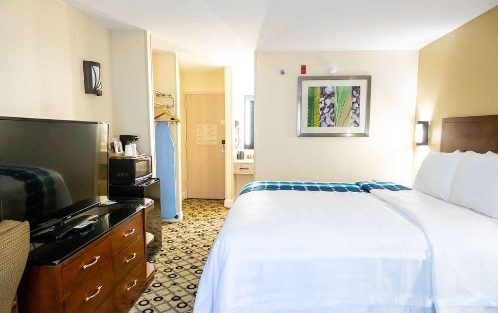 Baymont By Wyndham College Park Atlanta Airport South 3*