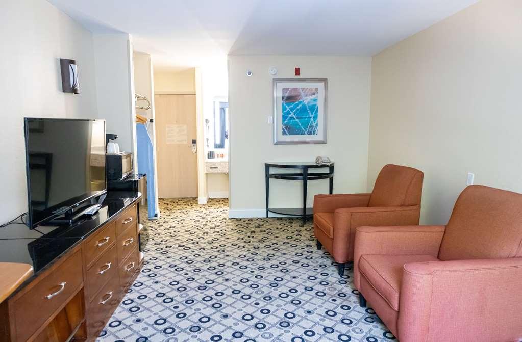 Baymont By Wyndham College Park Atlanta Airport South 3*