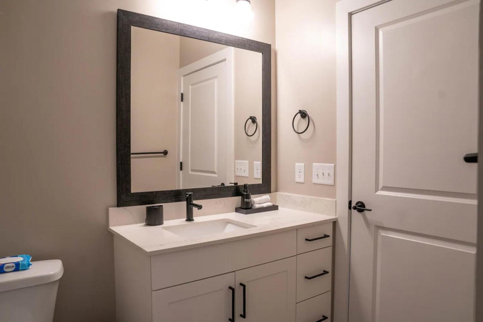 Crest Homes Apartment *