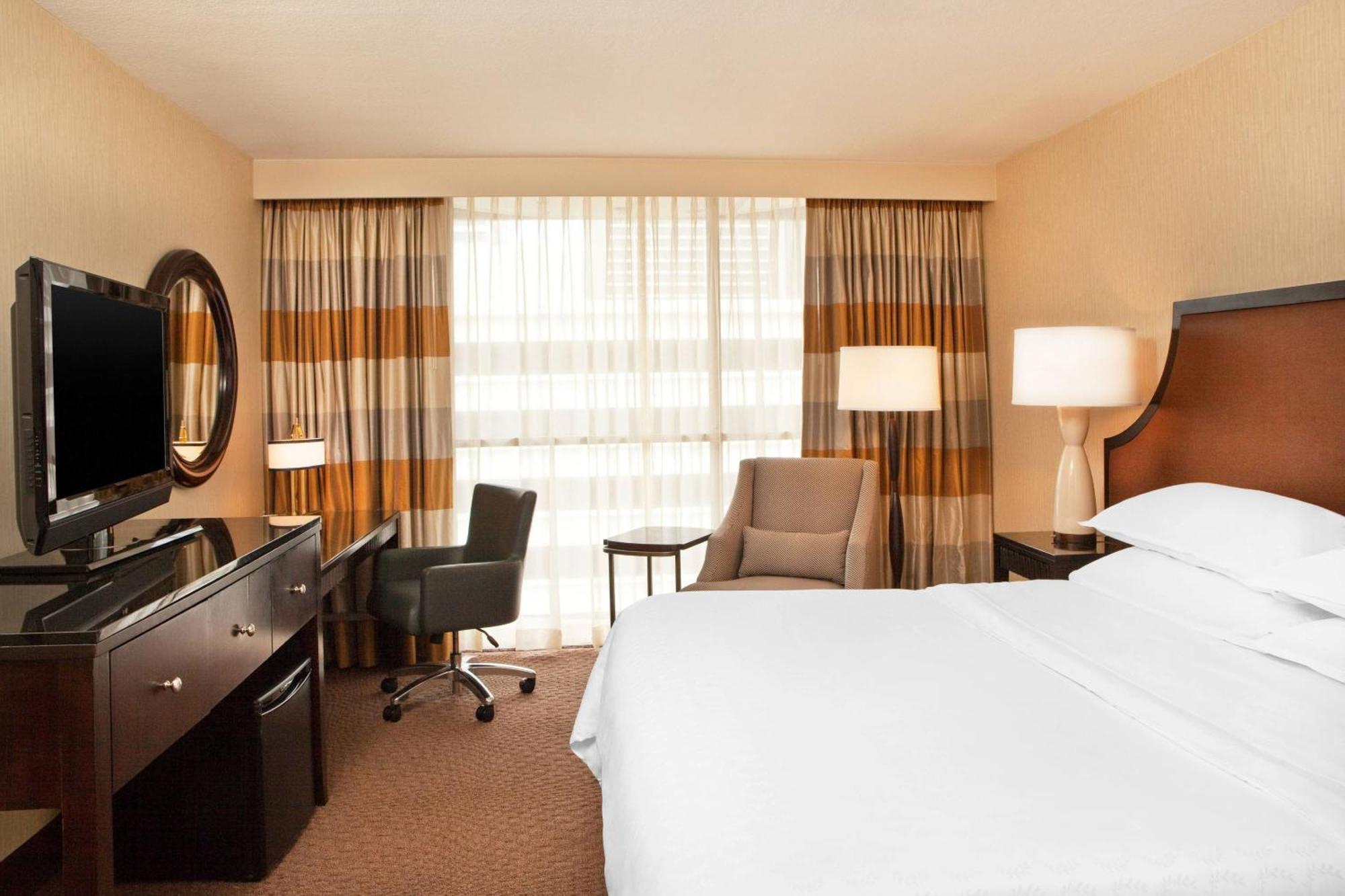 Courtland Grand Hotel, Trademark Collection By Wyndham Hotel 4*