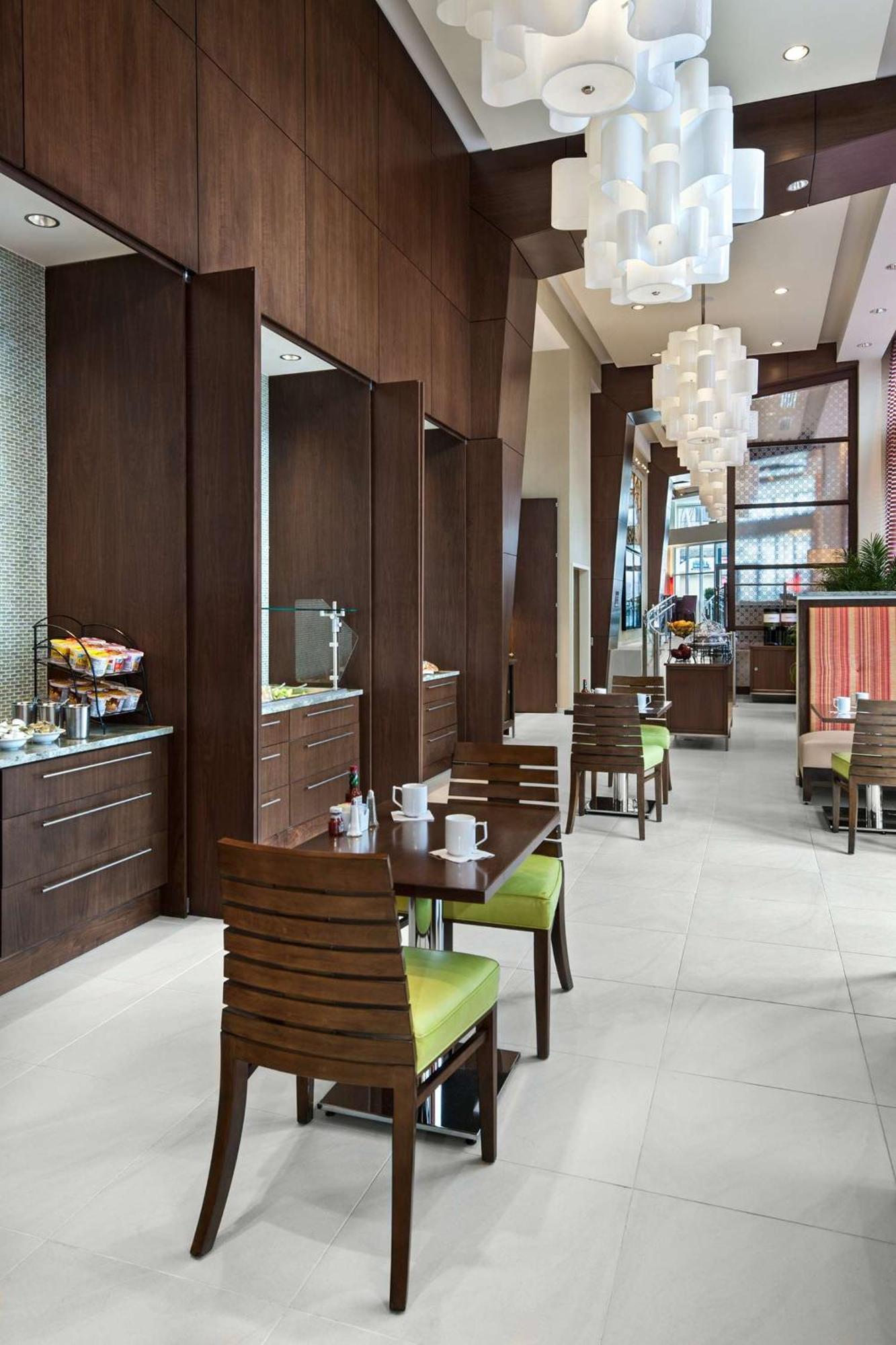 Hilton Garden Midtown Hotel 3*