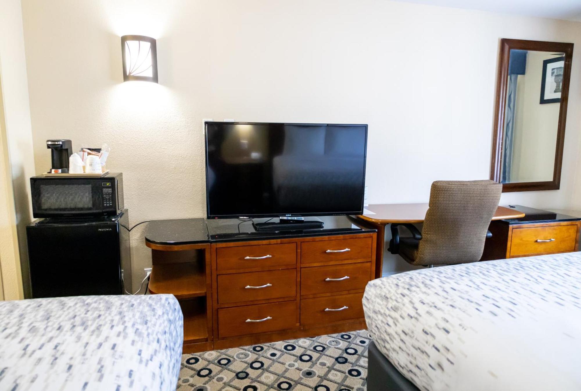 Hotel Baymont By Wyndham College Park Atlanta Airport South